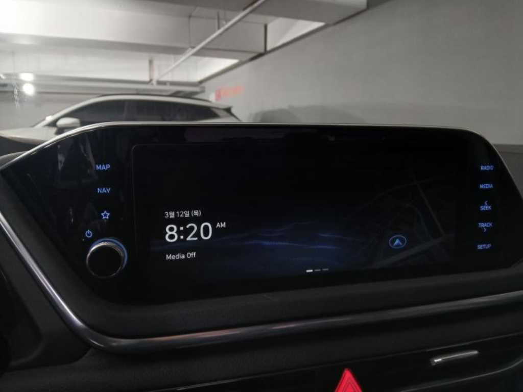 HYUNDAI Sonata - Vista 12