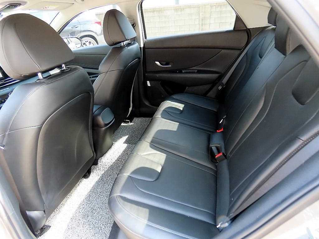 HYUNDAI Avante - Vista 6