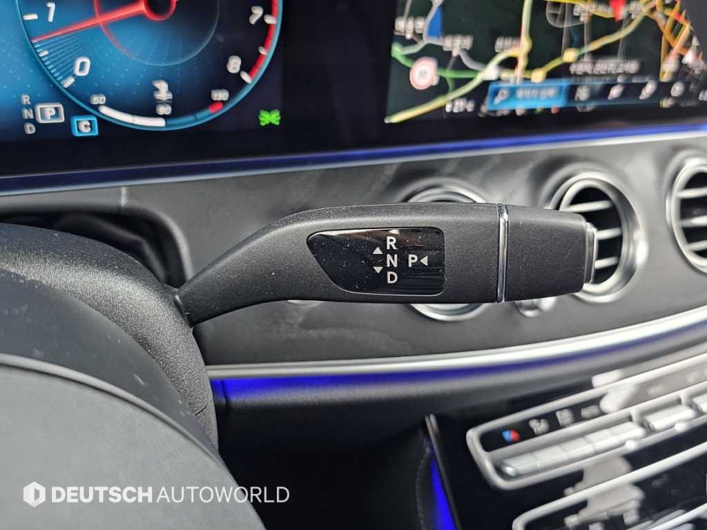 Mercedes Benz E class - Vista 9