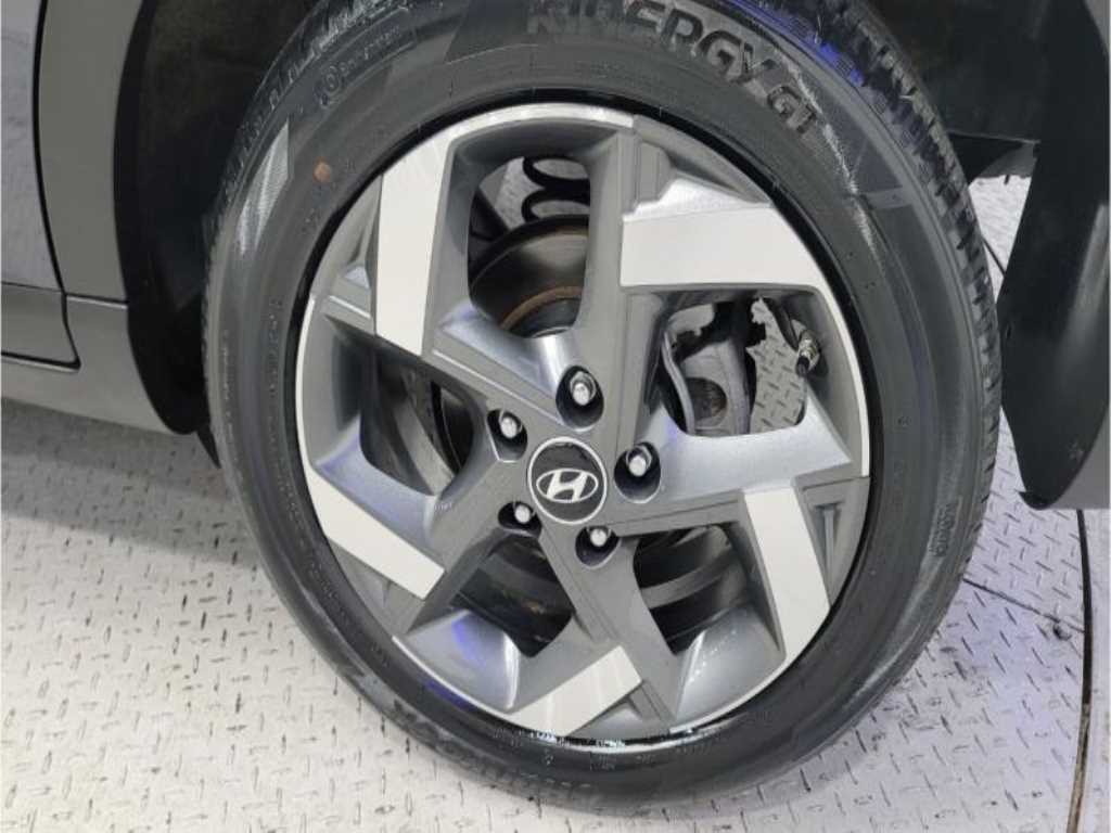 HYUNDAI Venue - Vista 10