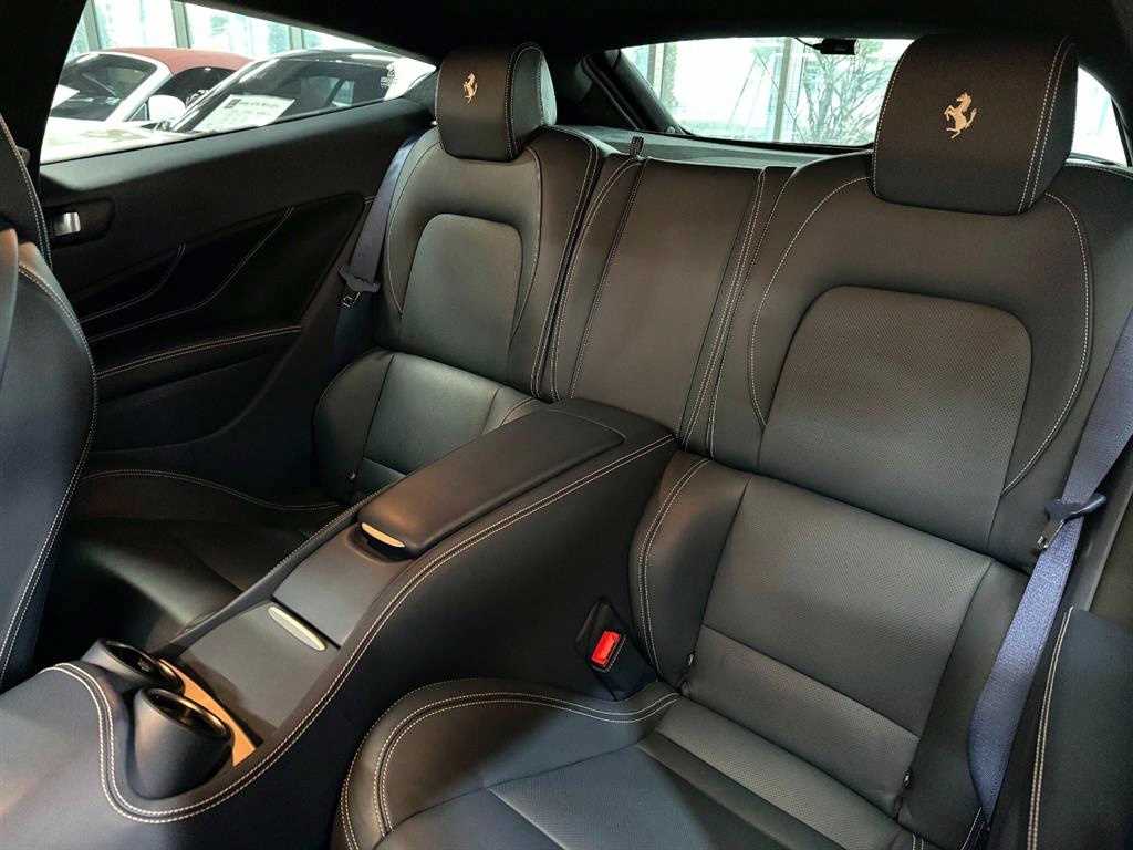 Ferrari FF - Vista 10