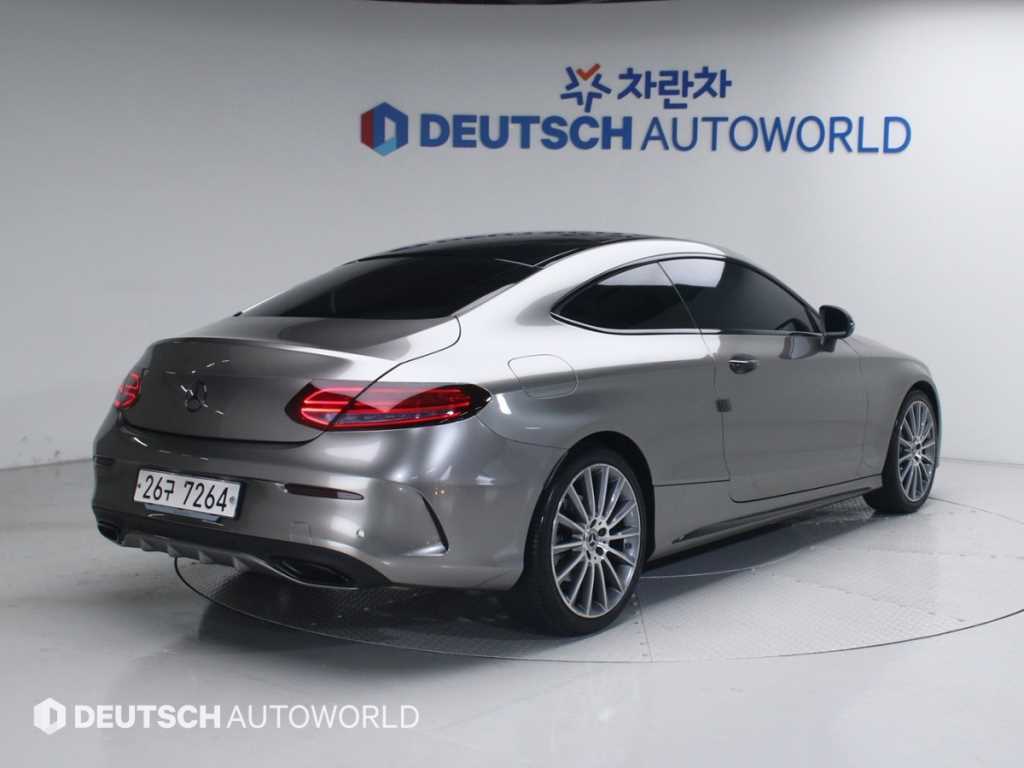 Mercedes Benz C Class - Vista 4