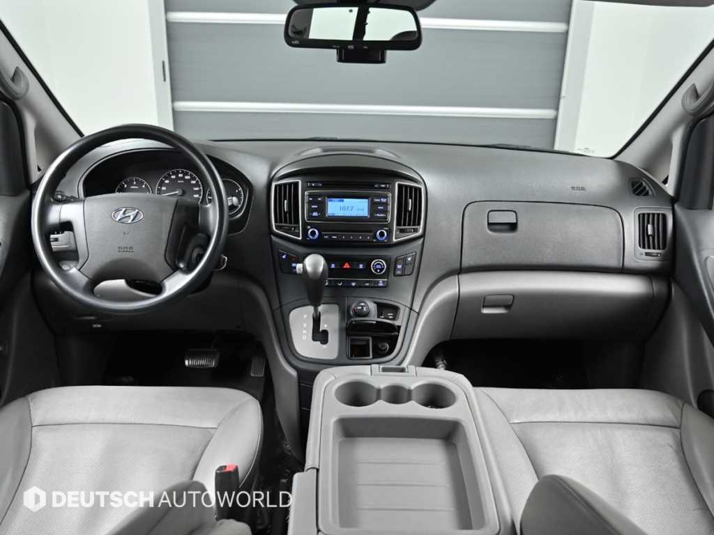 HYUNDAI Starex - Vista 7