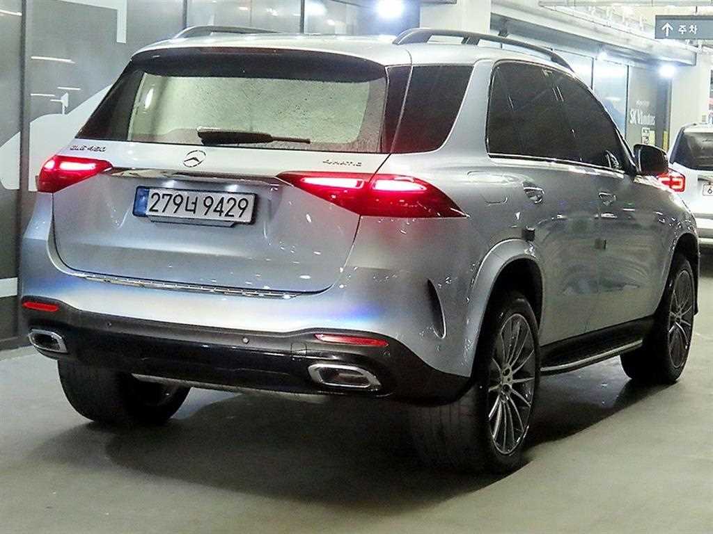 Mercedes Benz GLE Class - Vista 4