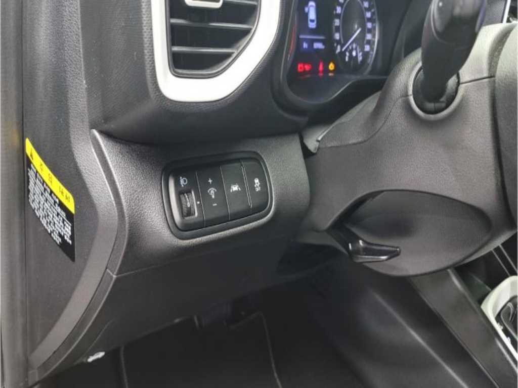 HYUNDAI Venue - Vista 8