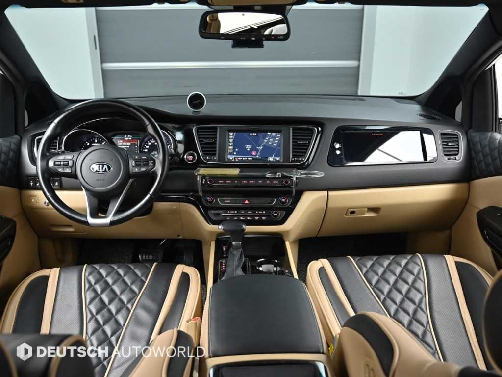 KIA Carnival - Vista 7