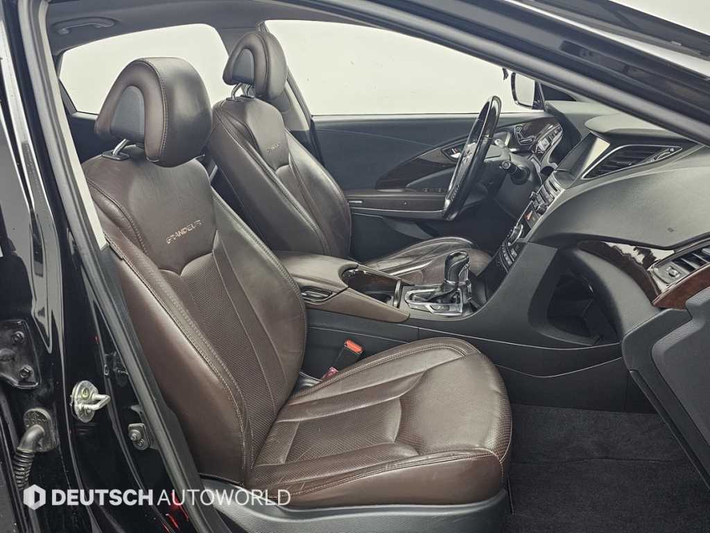 HYUNDAI Grandeur - Vista 10