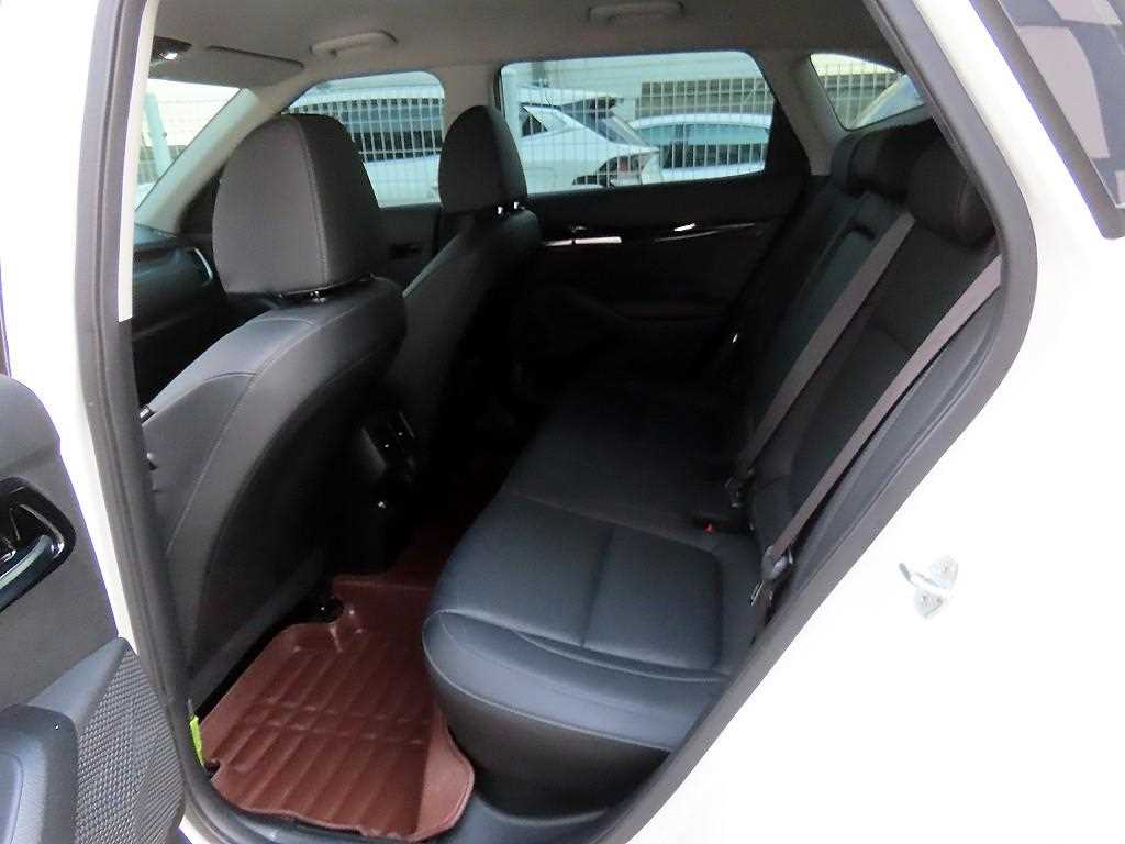 KIA Seltos - Vista 6