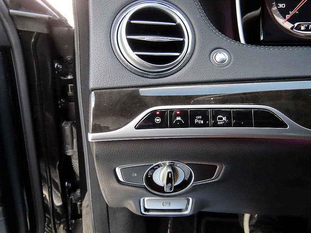 Mercedes Benz S Class - Vista 12