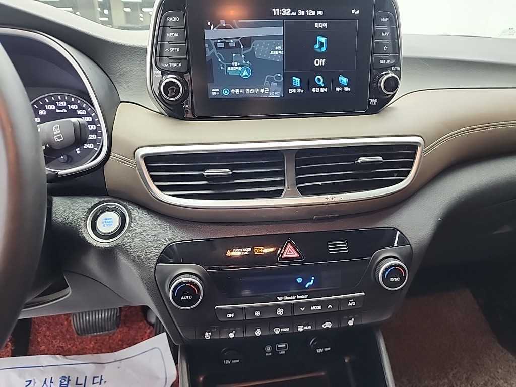 HYUNDAI Tucson - Vista 10