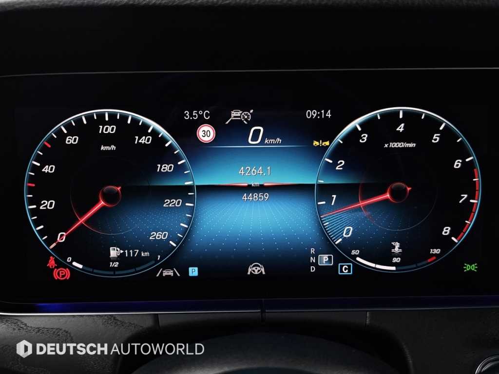 Mercedes Benz E class - Vista 8