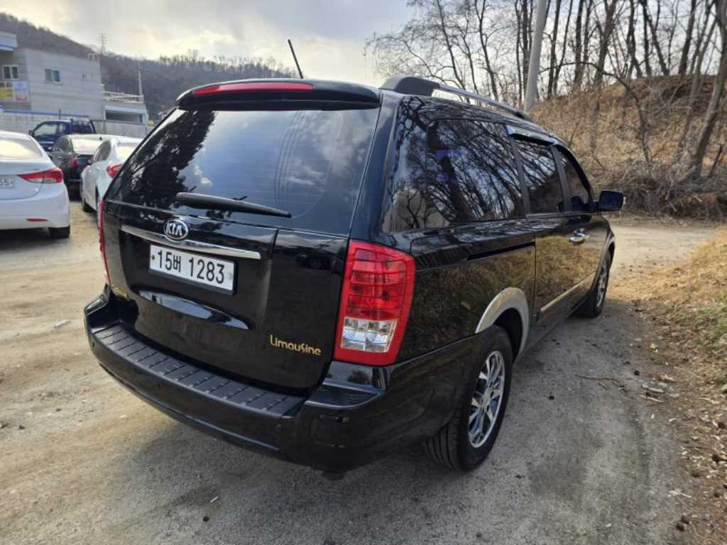 KIA Carnival - Vista 4