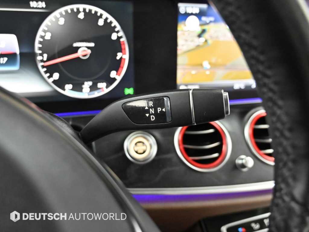 Mercedes Benz E class - Vista 9