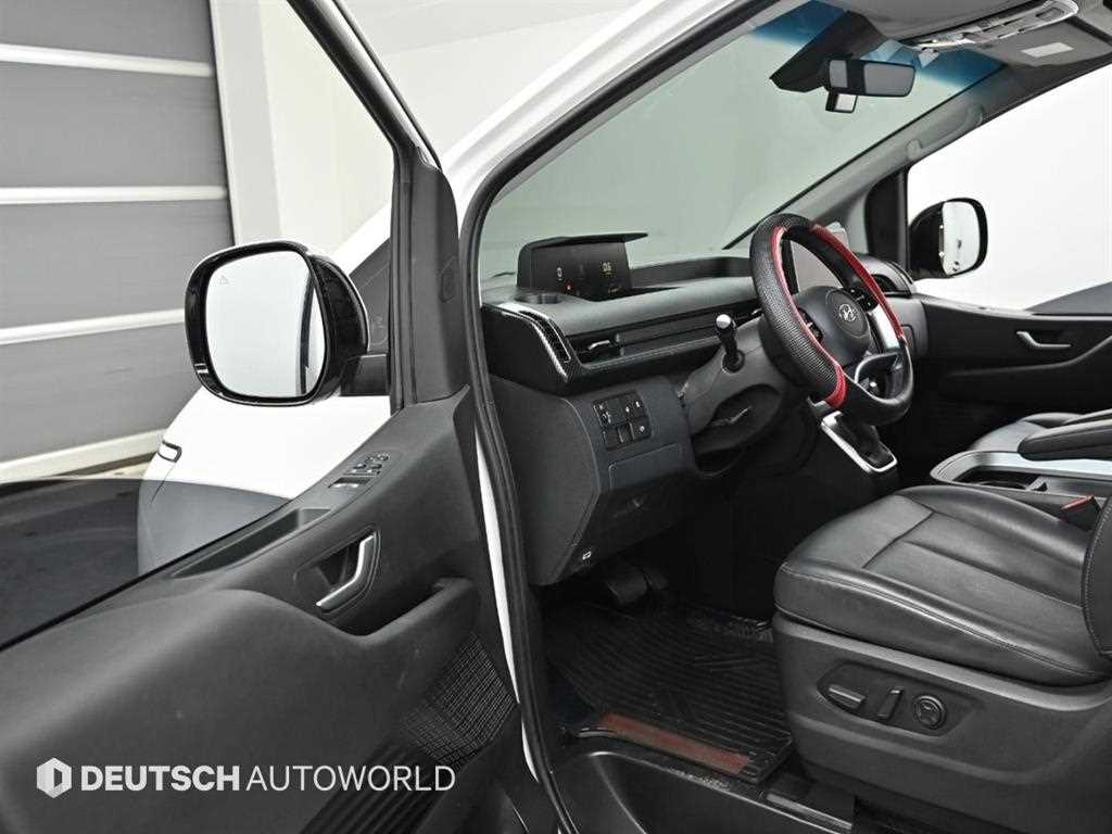 HYUNDAI Staria - Vista 11