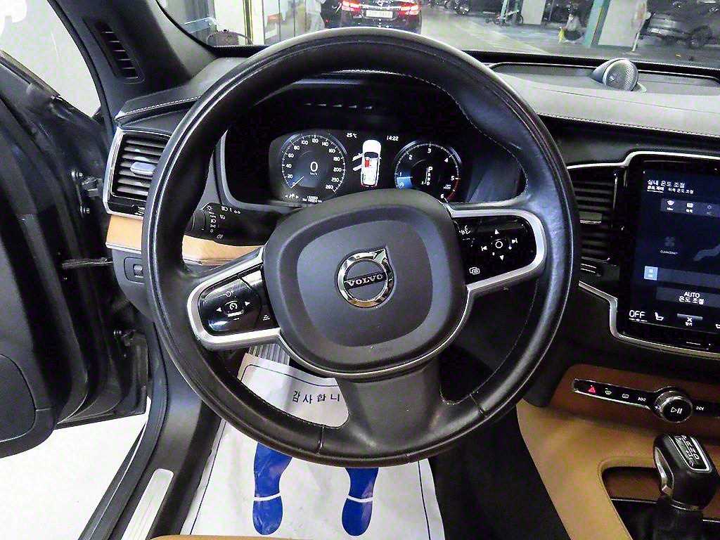 Volvo XC90 - Vista 8