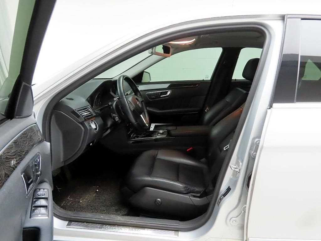 Mercedes Benz E class 2012 Plateado - Importación desde Corea - HF Imports Iquique - Foto 13