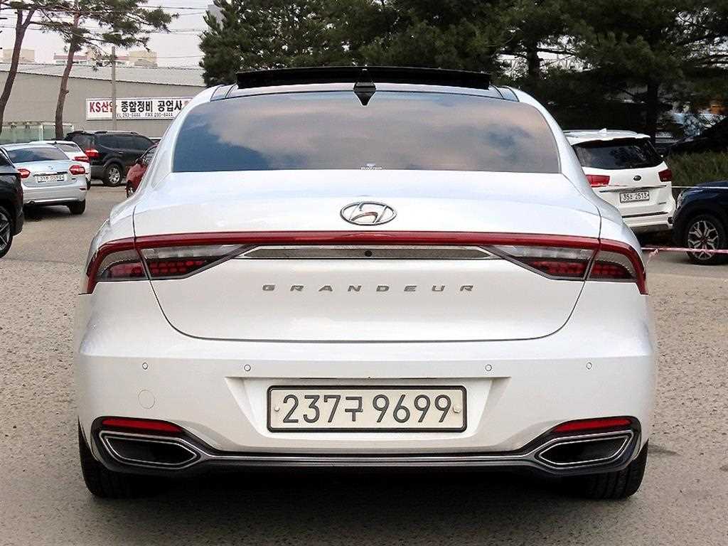 HYUNDAI Grandeur - Vista 4