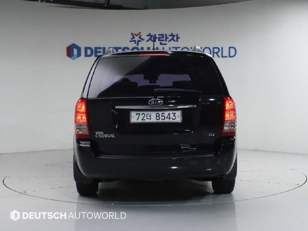 KIA Carnival - Vista 4