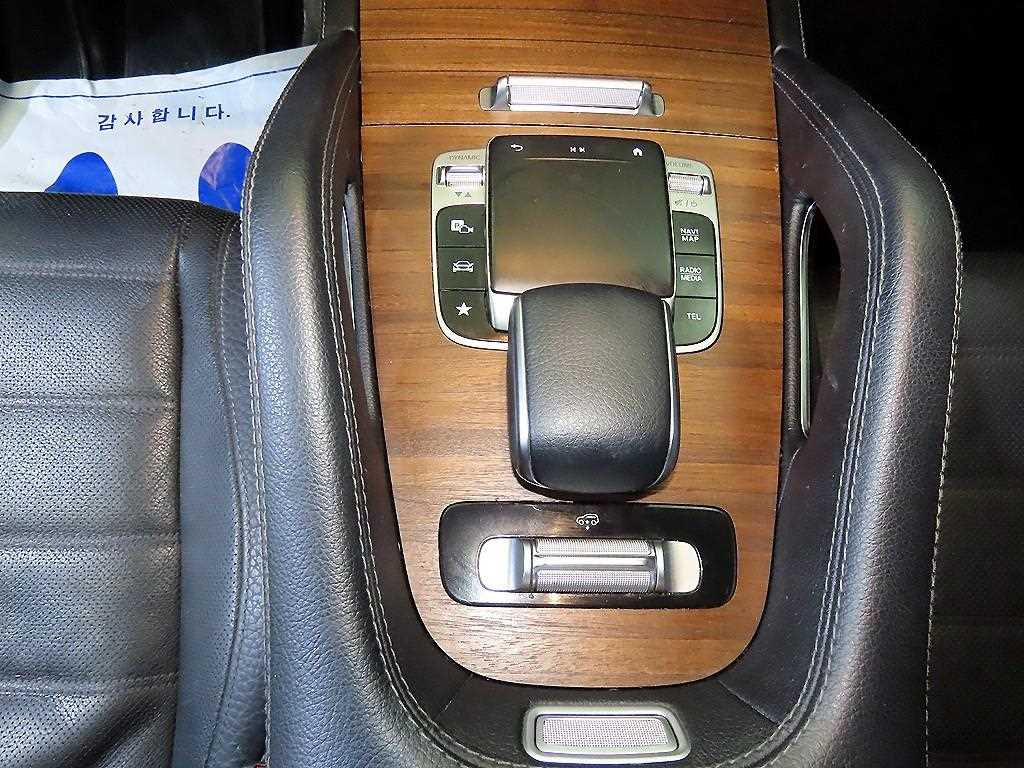 Mercedes Benz GLE Class - Vista 12