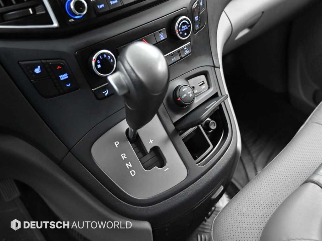 HYUNDAI Starex - Vista 9