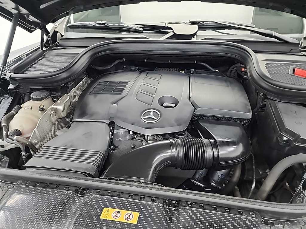 Mercedes Benz GLE Class - Vista 5