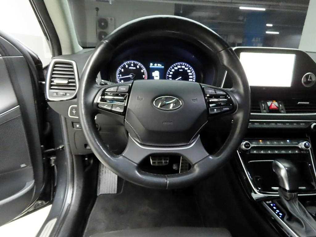 HYUNDAI Grandeur - Vista 8