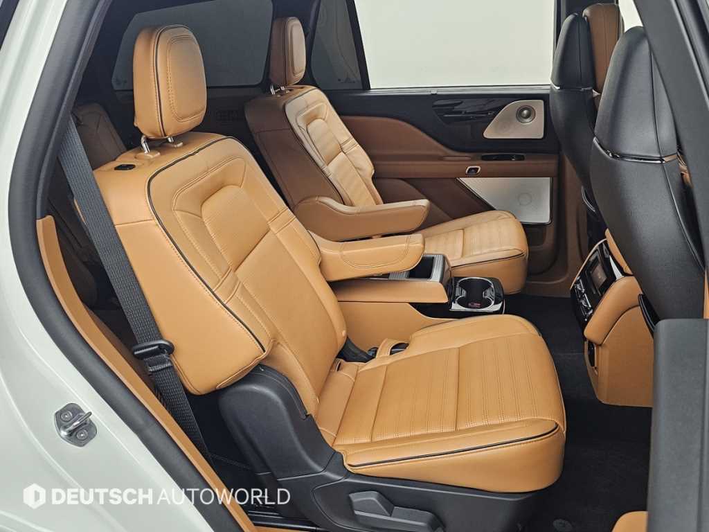 Lincoln Aviator - Vista 12