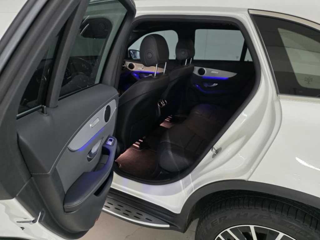 Mercedes Benz GLC Class - Vista 8