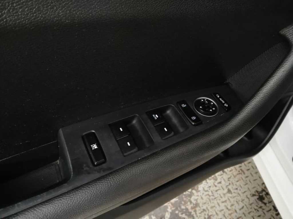 HYUNDAI Sonata - Vista 10