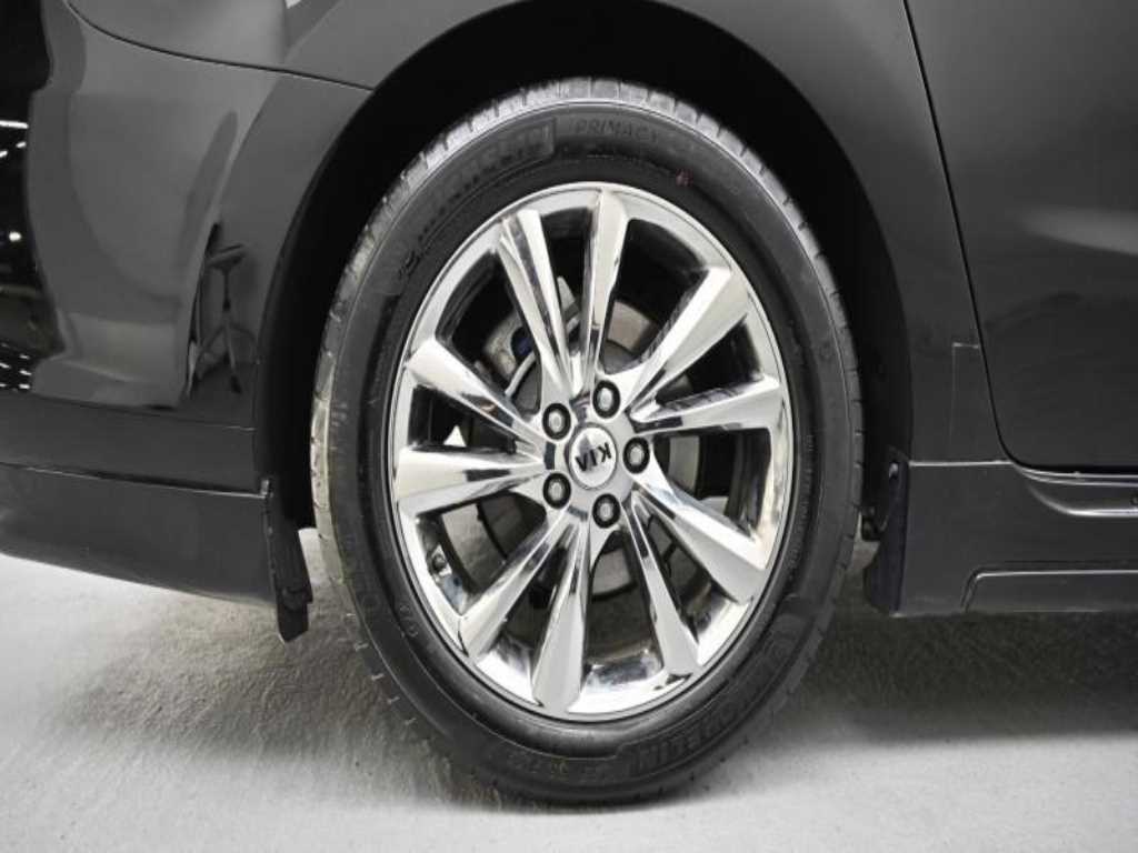 KIA Carnival - Vista 5