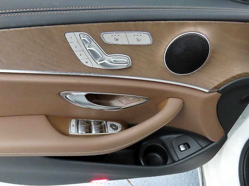 Mercedes Benz E class - Vista 11