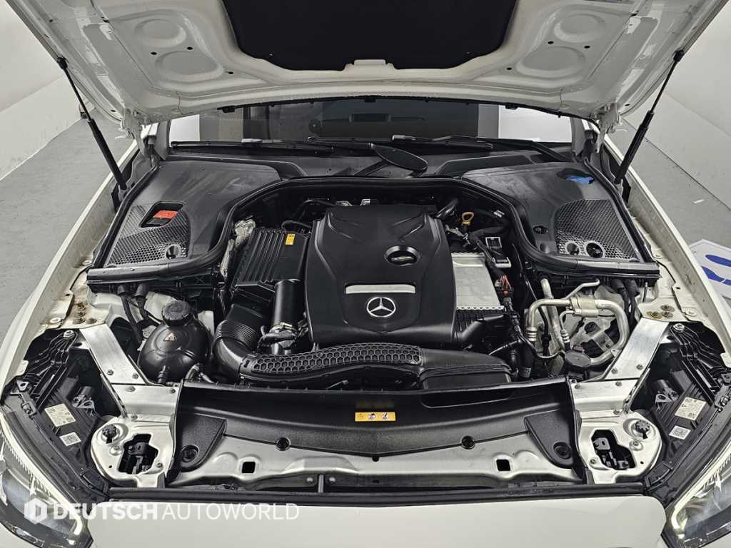 Mercedes Benz E class - Vista 6