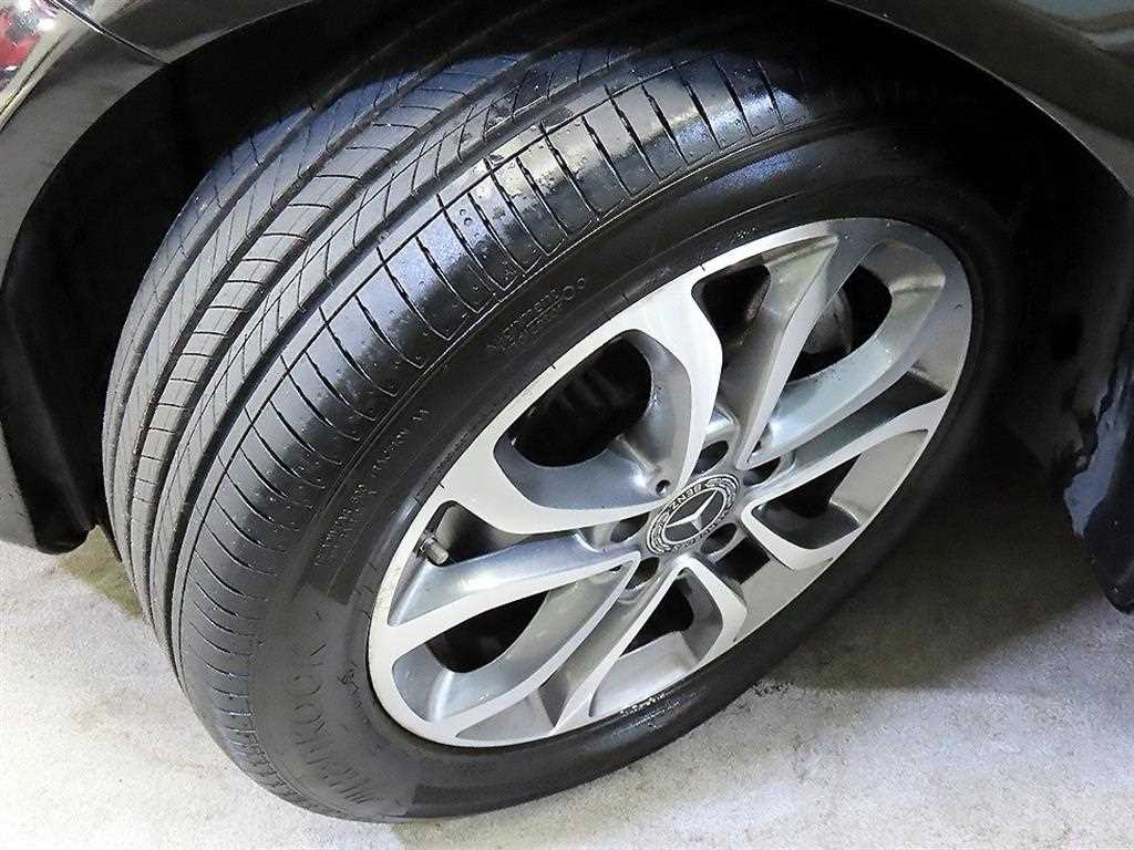 Mercedes Benz C Class 2017 Negro - Importación desde Corea - HF Imports Iquique - Foto 20