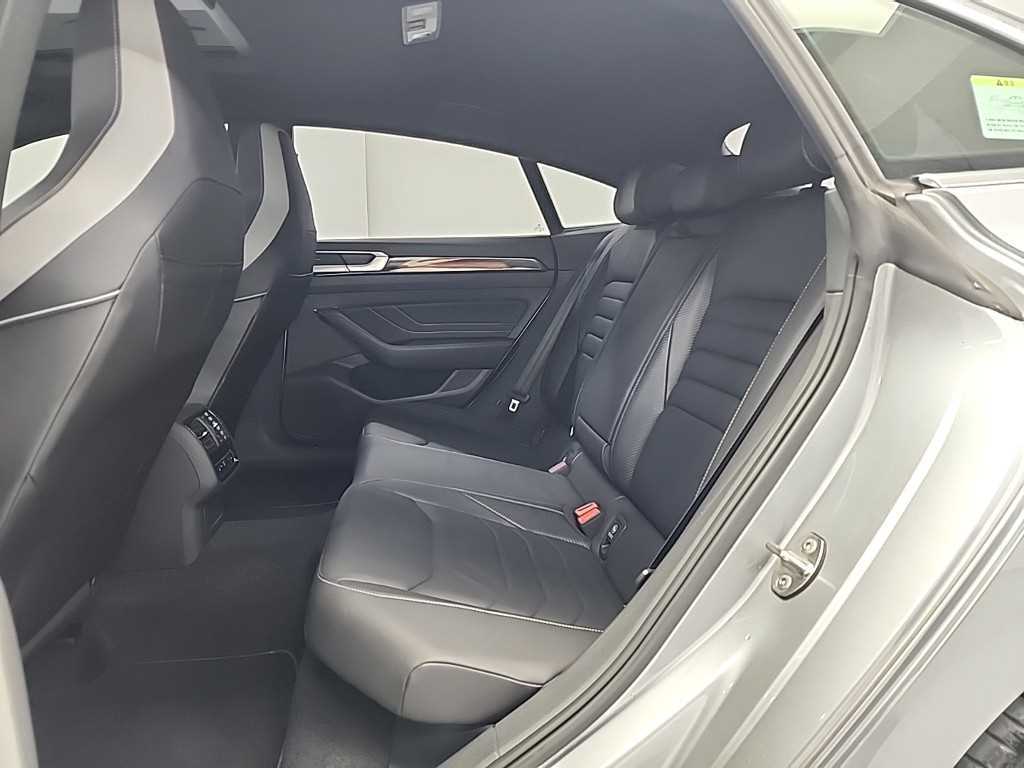 Volkswagen Arteon - Vista 12