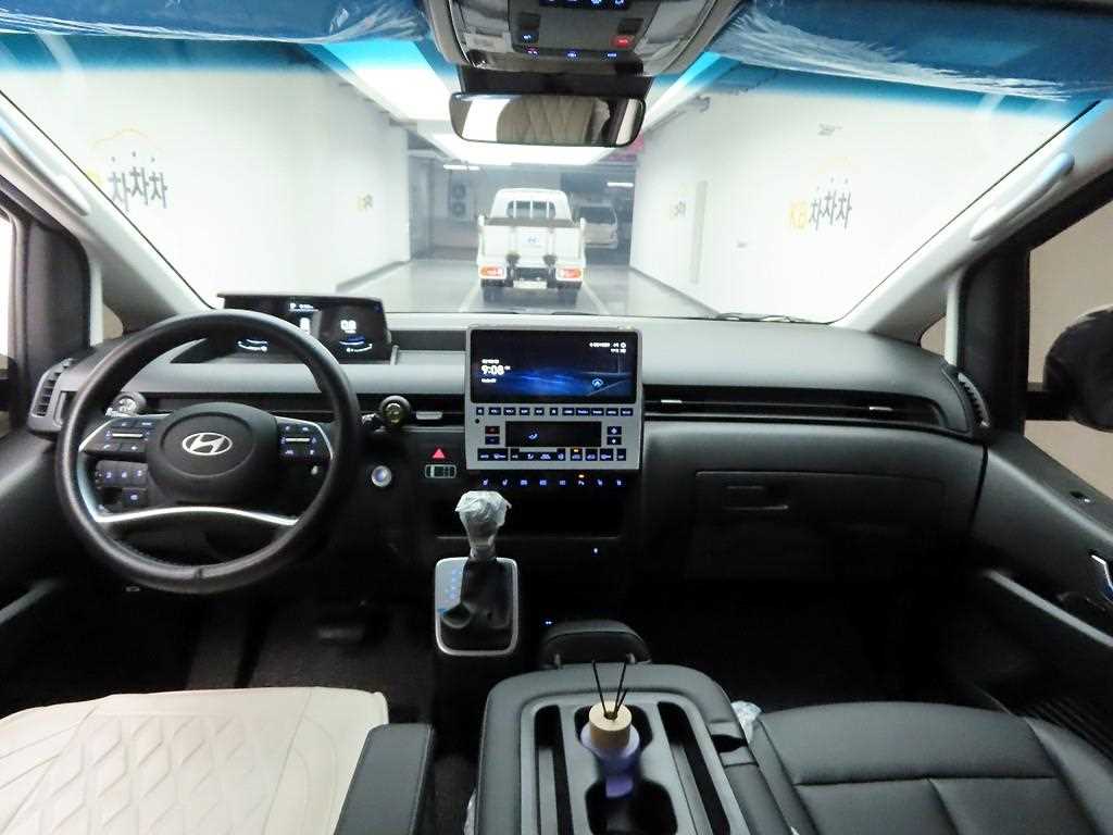 HYUNDAI Staria - Vista 6