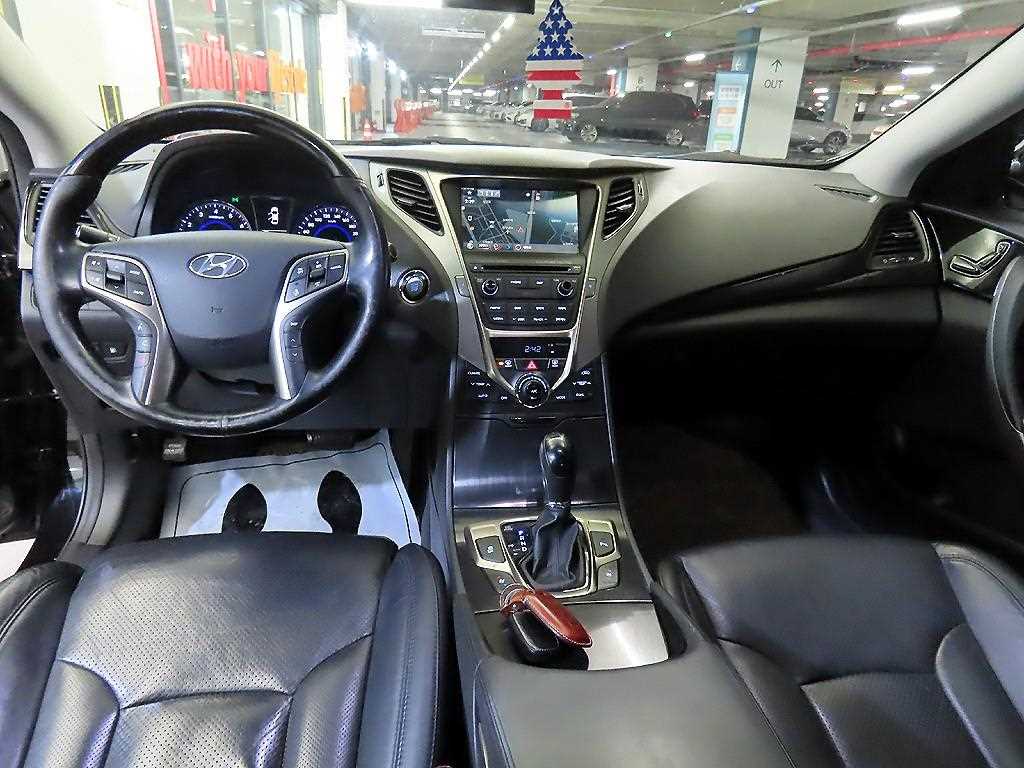 HYUNDAI Grandeur - Vista 10