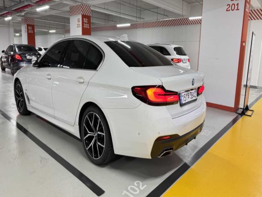 BMW 5 Series - Vista 4