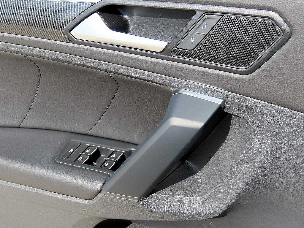 Volkswagen Tiguan - Vista 11