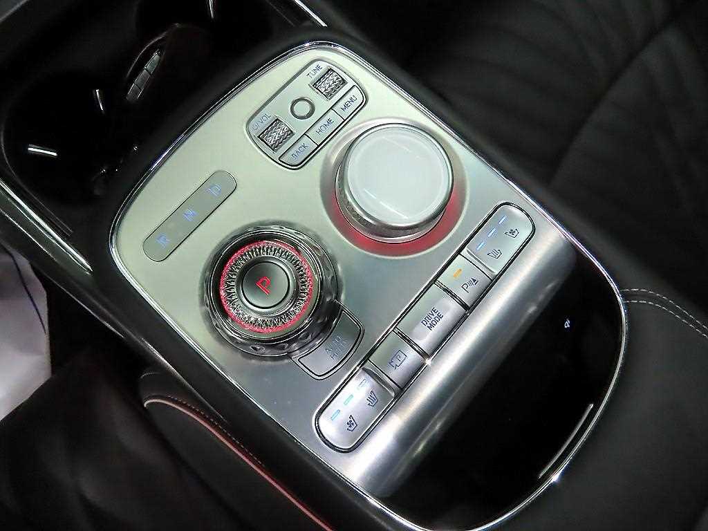 Genesis G90 - Vista 10