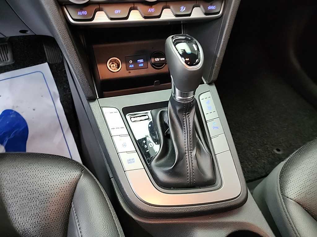 HYUNDAI Avante - Vista 8