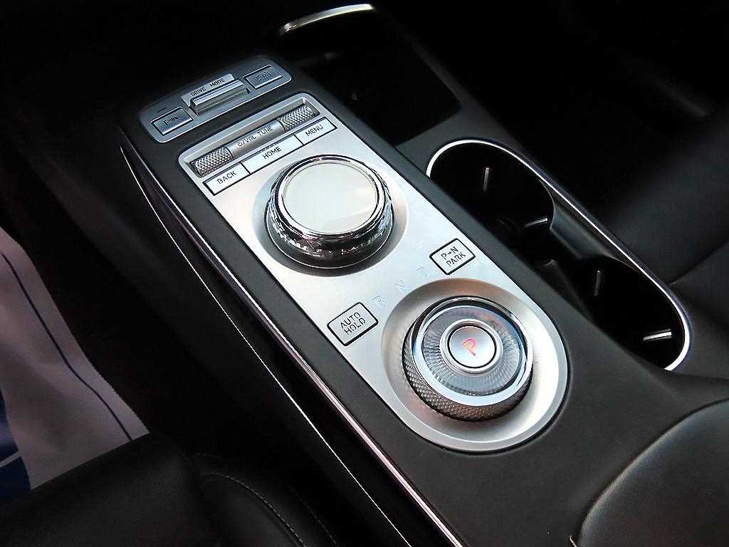 Genesis GV70 - Vista 10