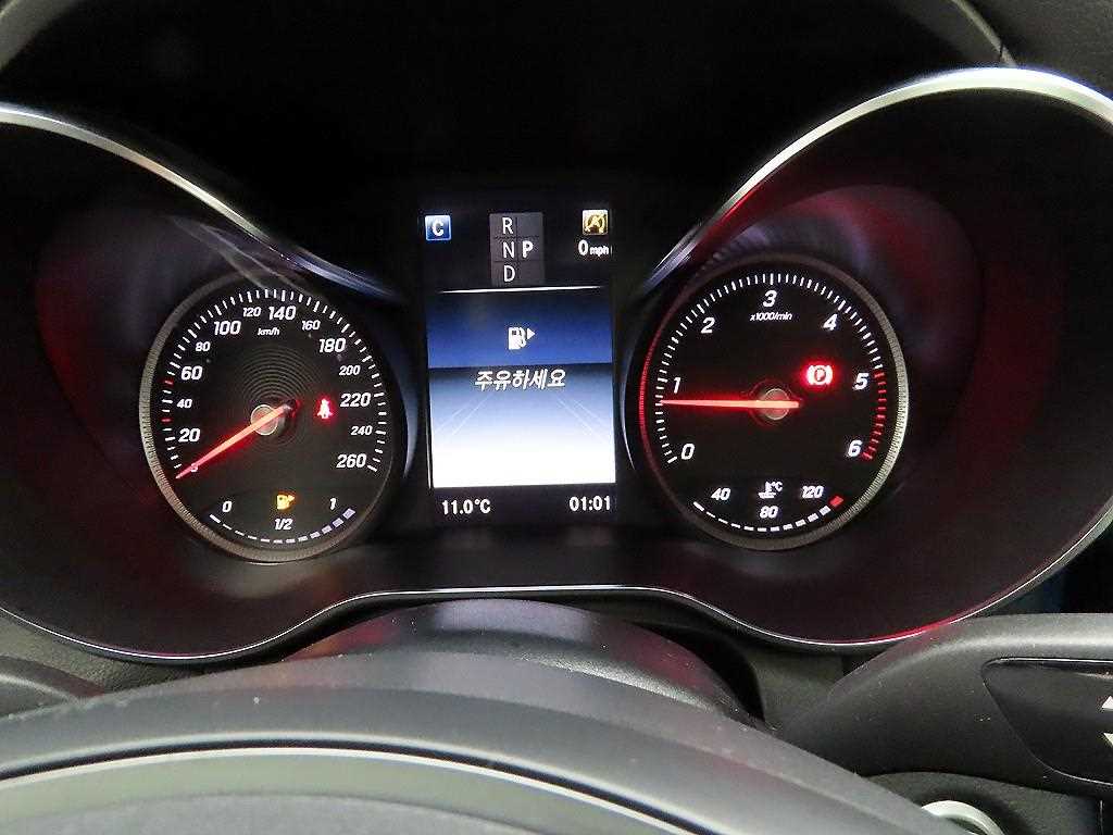 Mercedes Benz GLC Class - Vista 6