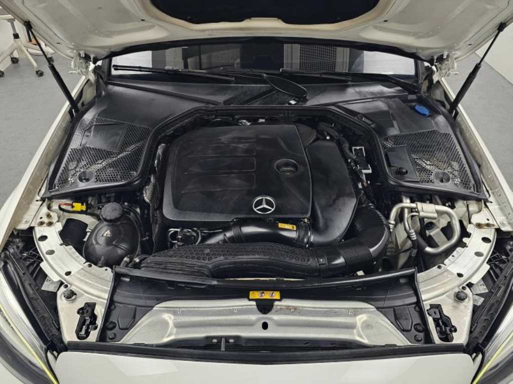 Mercedes Benz C Class - Vista 6