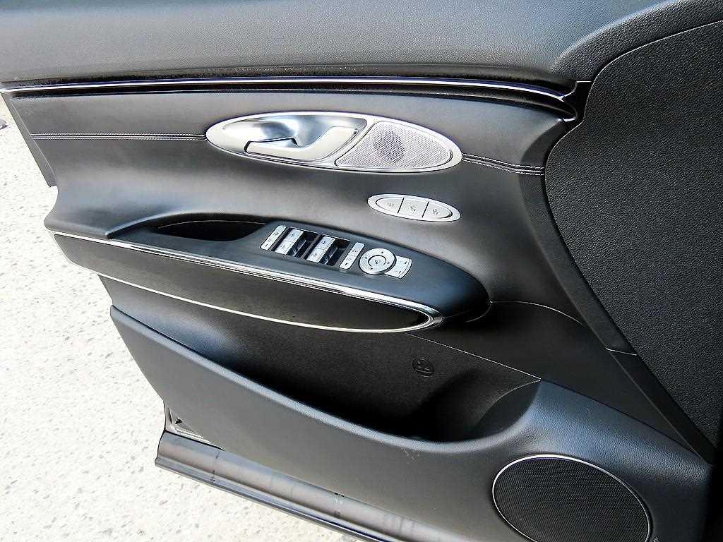 Genesis GV70 - Vista 11