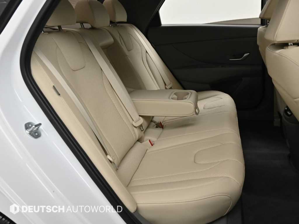 HYUNDAI Avante - Vista 12