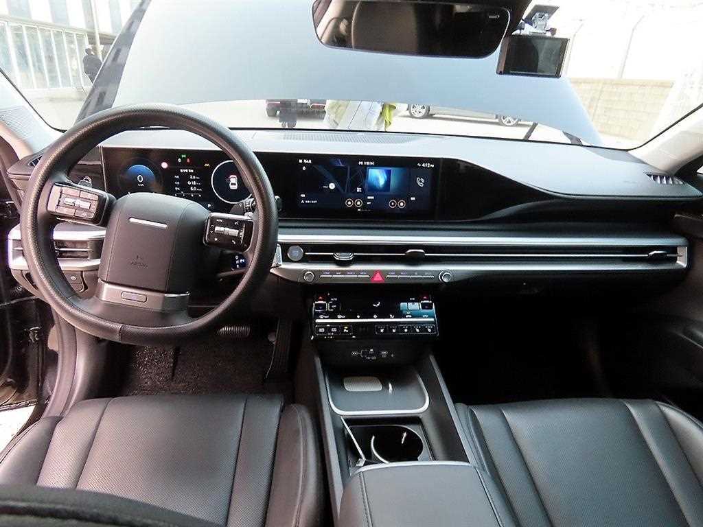 HYUNDAI Grandeur - Vista 7