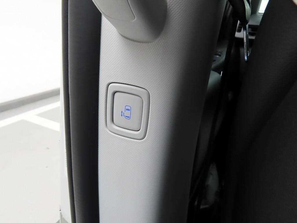 HYUNDAI Staria 2025 Blanco - Importación desde Corea - HF Imports Iquique - Foto 17