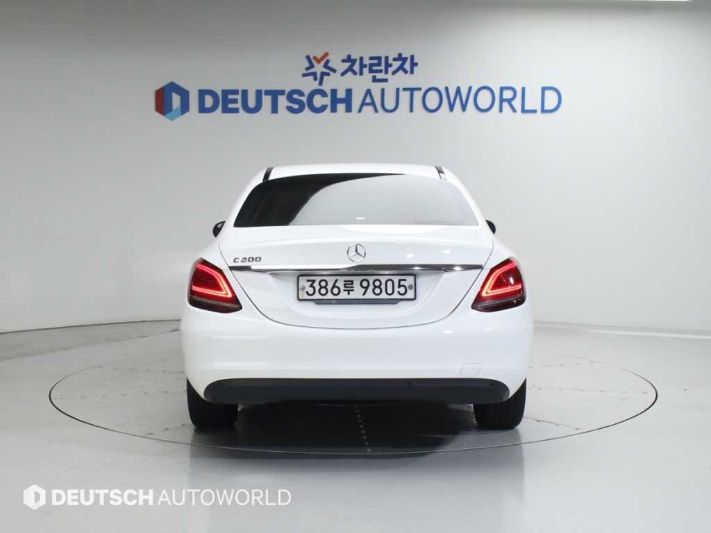 Mercedes Benz C Class - Vista 4