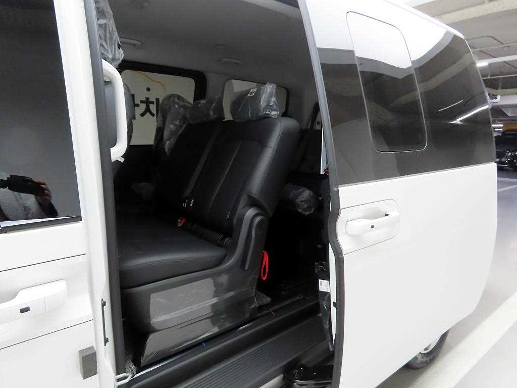 HYUNDAI Staria 2025 Blanco - Importación desde Corea - HF Imports Iquique - Foto 13