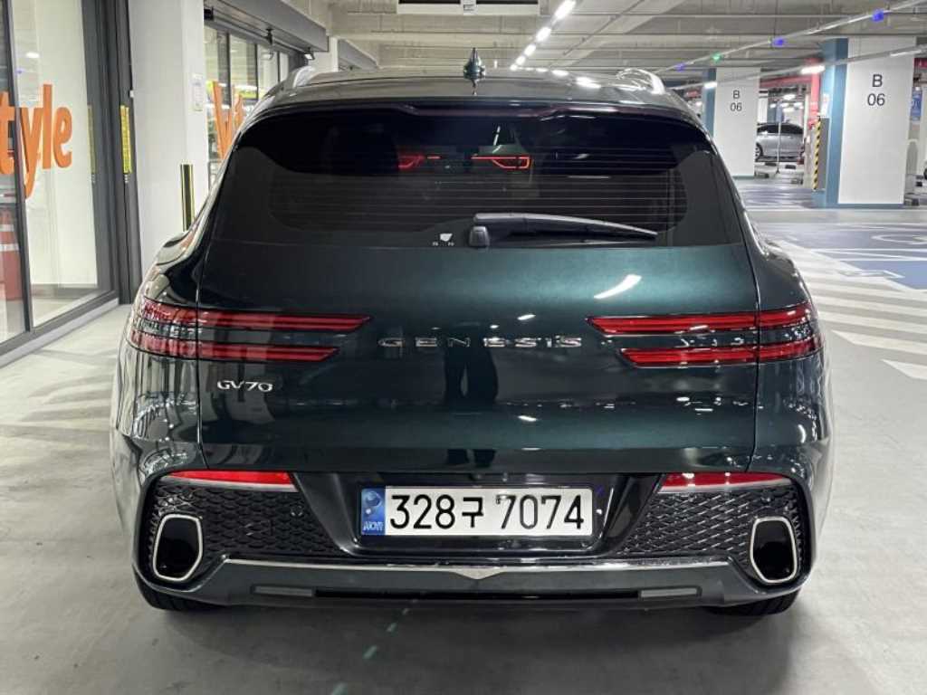Genesis GV70 - Vista 5